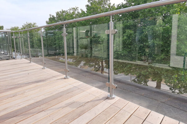 Glazen balustrade Dedemsvaart