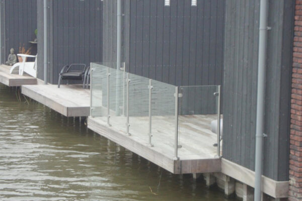 Glazen balustrade Slagharen